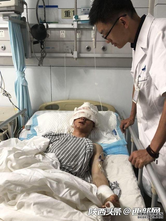 西安男博士讲述被熊袭击后自救过程:报警、止血、找水源
